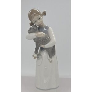 Lladró Nina Gorderita #1010, Porcelain, Girl With Lamb 8 1/4" *READ*